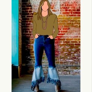 ⚡️ WOMAN’S | 12 | Bellbottoms | Bleached Asymmetrical Fringe Jeans